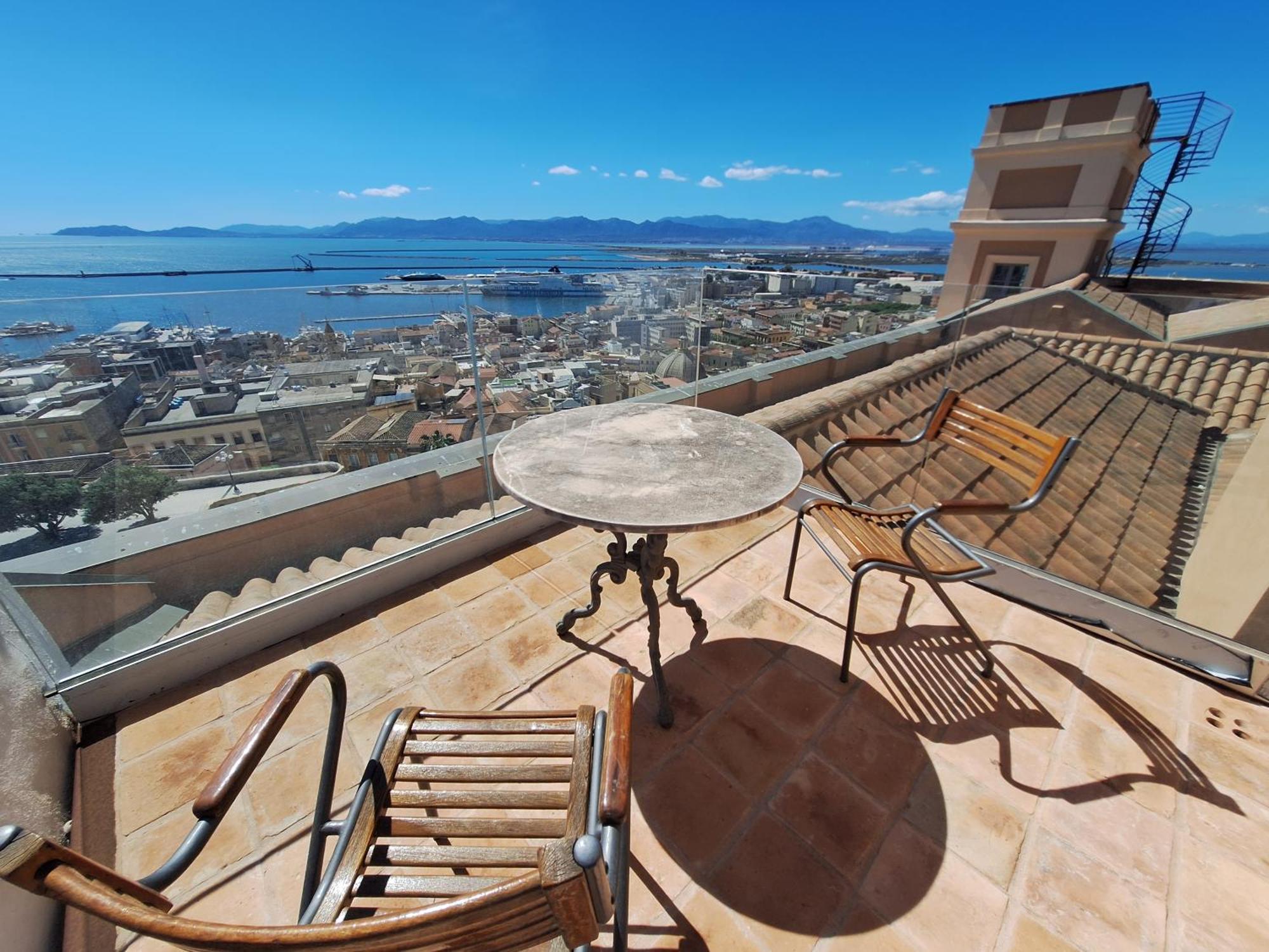 Palazzo Boyl 1840 Hotel Cagliari Kültér fotó