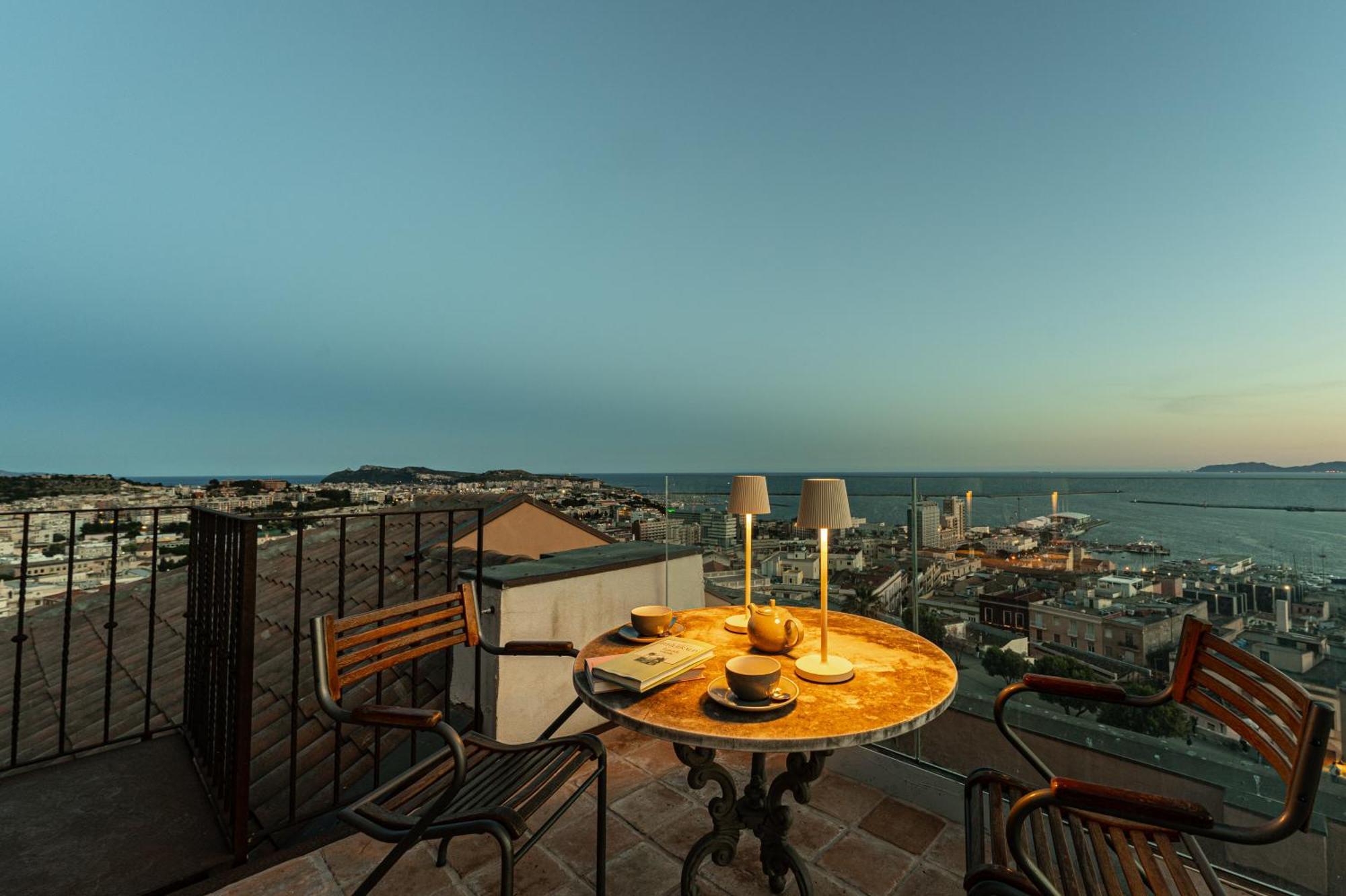 Palazzo Boyl 1840 Hotel Cagliari Kültér fotó